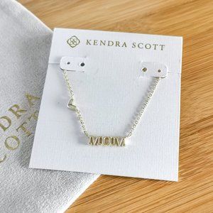 Kendra Scott Mom Pendant Necklace in Gold